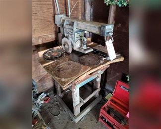 LOT 30 RADIAL ARM SAW