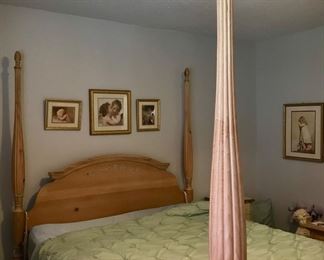 4 Poster Queen Bed 
