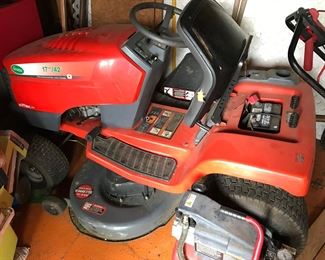 Scotts by John Deere Ride-on Lawn Mower 