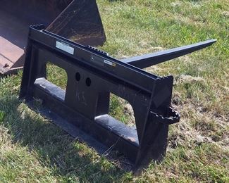 John Deere Worksite Pro Detachable Bale Spear, Model T213143