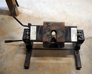 Reese Kwik Slide 5th Wheel Mount, Frame 32" Wide