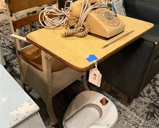 $37.50! Circa 1970 American Wood/Metal School Desk.