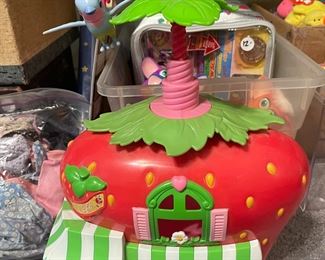 Strawberry Shortcake Whirly Bird Berry Cafe