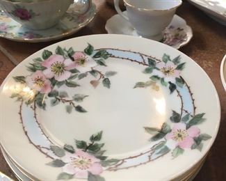 Collectible dessert plates set of 6