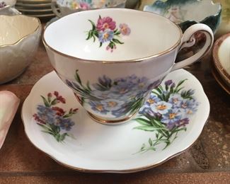 Cups & saucers