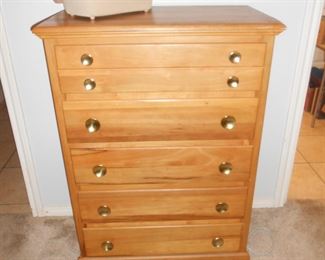 Chest of drawers