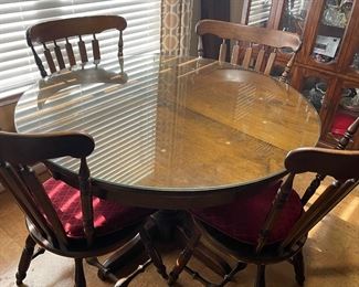 Pecan finish Kitchen / dining room table and 6 chairs, Pre-sale priced @ $175 message me if interested.