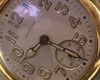 Men’s gold wristwatch 