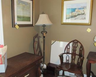 better picture of washstand, floor lamp, old newspapers