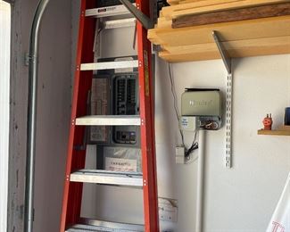 Ladders and pieces wood 