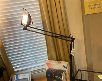 Expanding clamp light