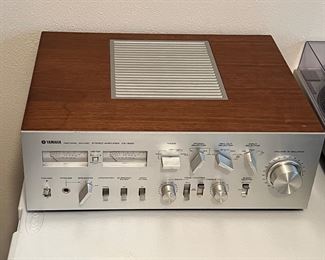 Yamaha stereo amplifier