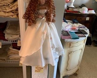 Antique doll light, in good condition