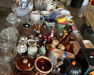 salt and pepper shakers, canisters, halloween decor, 