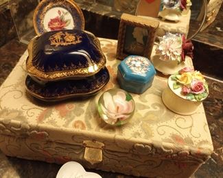 Small porcelain boxes some Limoges