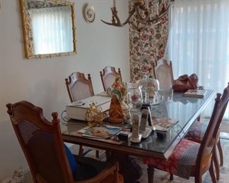 Beautiful dining room set with eight chairs