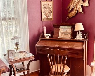 Victorian W. Bell & Co Pump Organ