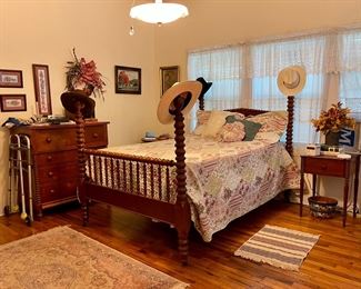 Woodcraft Berea College Student Industries Spool Style Bed-So Pretty! Dresser, Nightstand, & Vanity too!