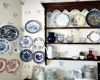 Blue and white - red and white plates, carved wood wall mount plate rack