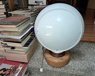 Plain Gas Pump Globe Lamp