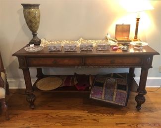 Decorative Table and Lamps