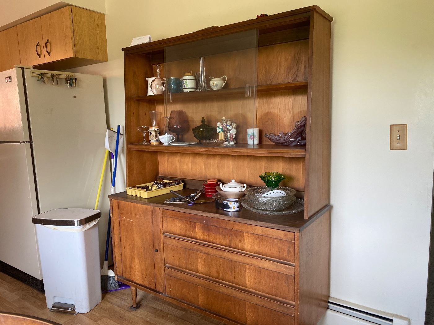 Estate Estate sale with antiques, tools,... starts on 6/22/2023