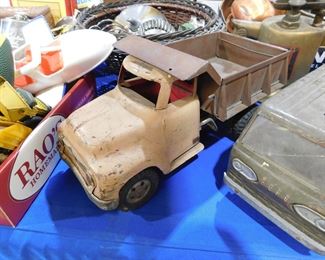 Vintage Tonka dump truck