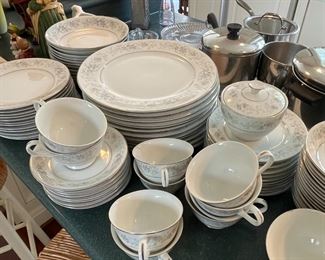 another nice dinnerware set