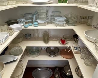 assorted pyrex and kitchenware