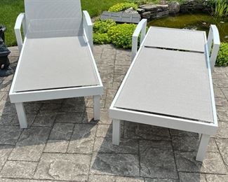 stylish outdoor recliners