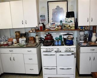 Begin Kitchen Closeups