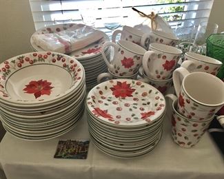 Gibson Christmas place setting for 12 BGC