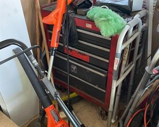 . . . nice tool chest stuffed with tools -- notice leaf blower