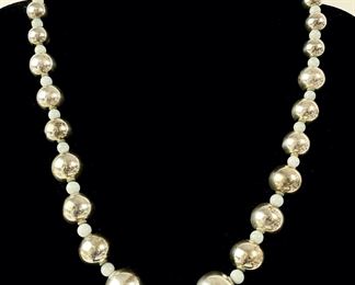 47 Grams Fine Milor Sterling Silver & Acrylic Graduated Bead 20� Necklace W/ Magnetic Clasp
