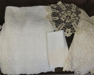 Doilies, lace tablecloth