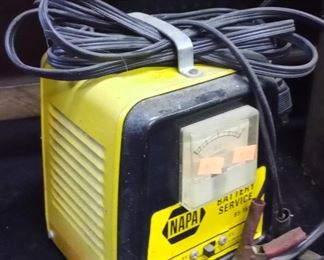 VINTAGE NAPA BATTERY CHARGER