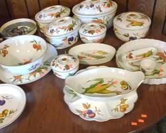 ROYAL WORCESTER EVESHAM CASSEROLES 