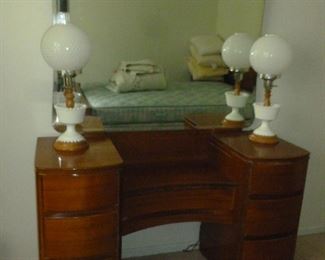 Retro dressing table w/mirror