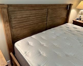 Ethan Allen Drake Louver King Platform Bed Frame with Alex X Night Tables 