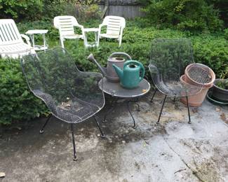 Set of 4 MCM Sculptura patio chairs by Woodard