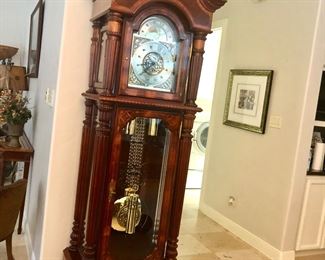 Spectacular Howard Miller clock