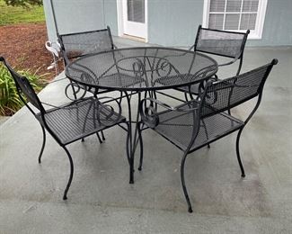 iron patio furniture