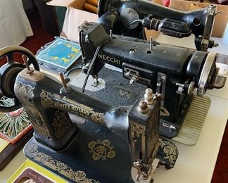 Vintage sewing machines, there's even more!