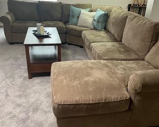Sectional Sofa - clean as can be 
