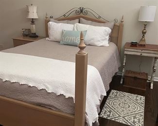 Bernhardt Queen Bed 