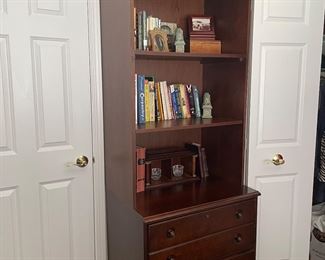 Bookcase / Chest 
