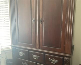Armoire/Chest 