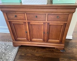 National Mount Airy Server  w/ slide out top for serving 