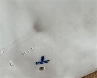 $100 Lladro couple with sheep H3JU