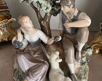 $100 Lladro couple with sheep H3JU